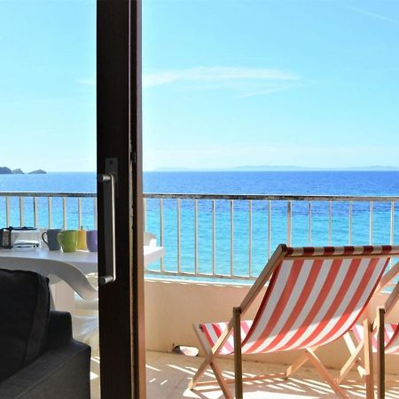 Studio Sur Plage Cavaliere Avec Terrasse, 1Er Etage, 2 Couchages - Fr-1-251-80 Le Lavandou Eksteriør bilde