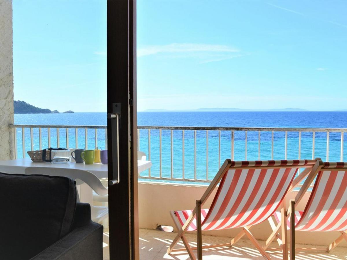 Studio Sur Plage Cavaliere Avec Terrasse, 1Er Etage, 2 Couchages - Fr-1-251-80 Le Lavandou Eksteriør bilde